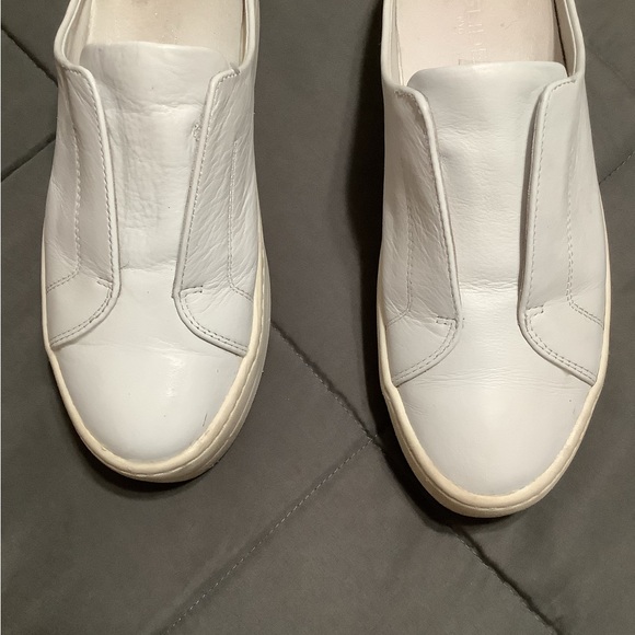 Leather slides - Picture 2 of 2